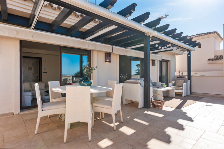 Room 2, Stylish Apartment With Pool in Marbella - Ref M51, Málaga