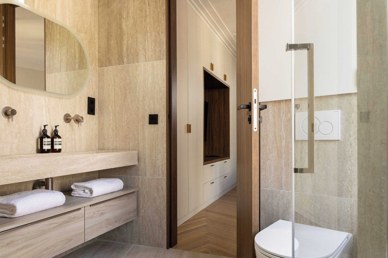 Bathroom 5, Apartment for 8 People in Grenelle, Paris
