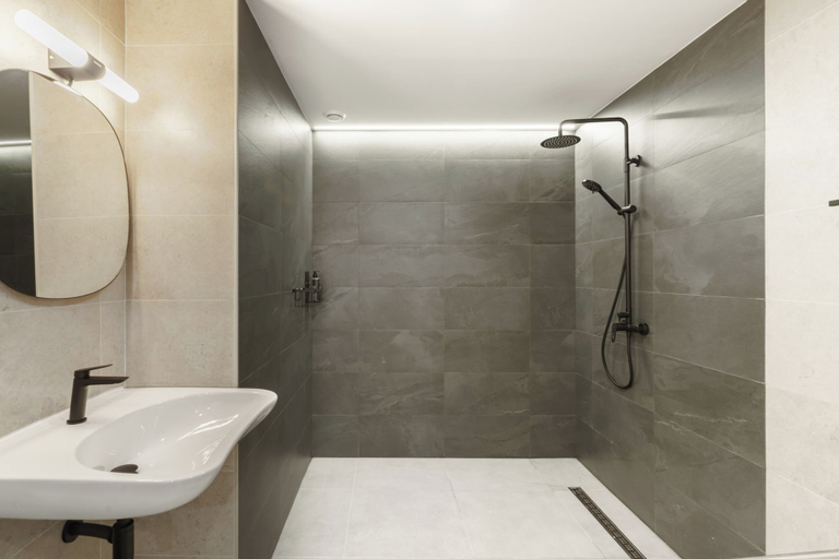 Bathroom 3, Limehome Jerez de la Frontera, Cádiz