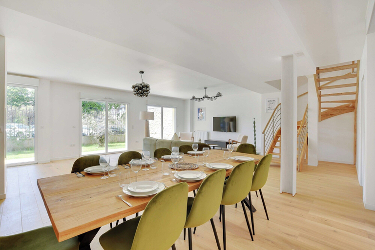 Dining 5, Exclusive Duplex -5bd/10p- Nogent-sur-marne, Val-de-Marne