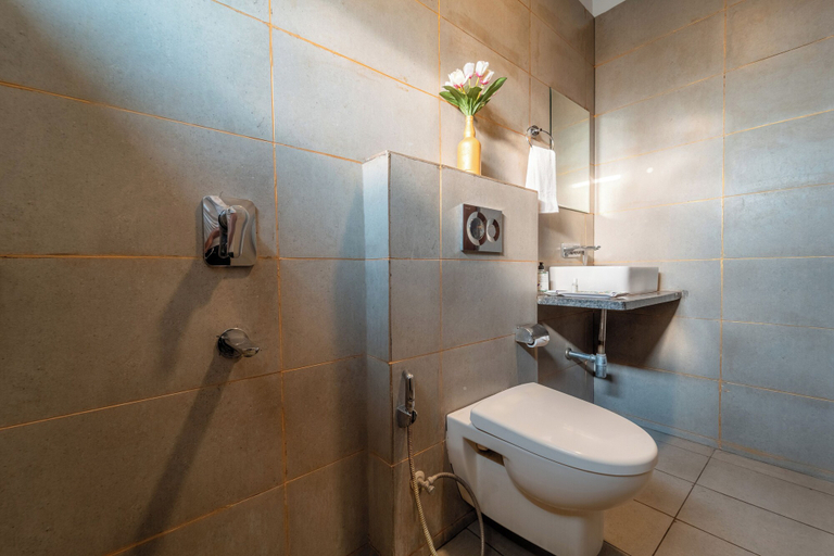 Bathroom 3, Treebo Premium Zorba - Hoshangabad Road, Bhopal
