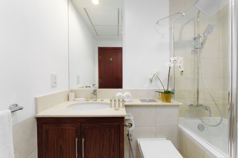 Bathroom 4, Maison Privee - Exclusive Duplex Villa with Panoramic Terrace Overlooking Burj Khalifa, Dubai