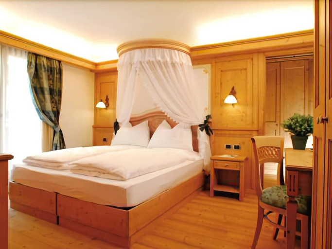 Bedroom 4, Nivis Hotel, Trento
