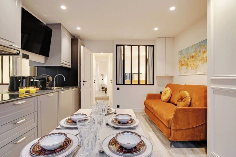 Private kitchen 5, Modern Apartment - 2br/6p - Enfants-rouges, Paris