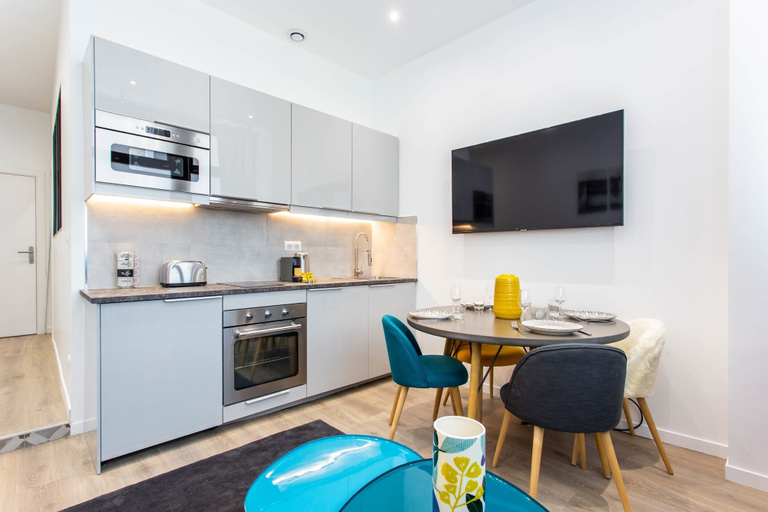 Private kitchen 4, Intimate Apartment - 1br/4p - Oberkampf, Paris