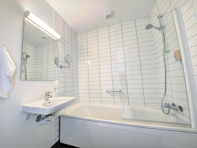 Bathroom 2, Rønne Hotel, Bornholm
