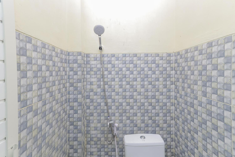Bathroom 12