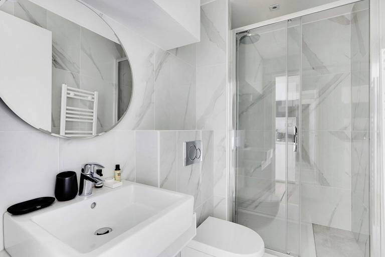 Bathroom, Elegant Studio - 3P - Republique, Paris