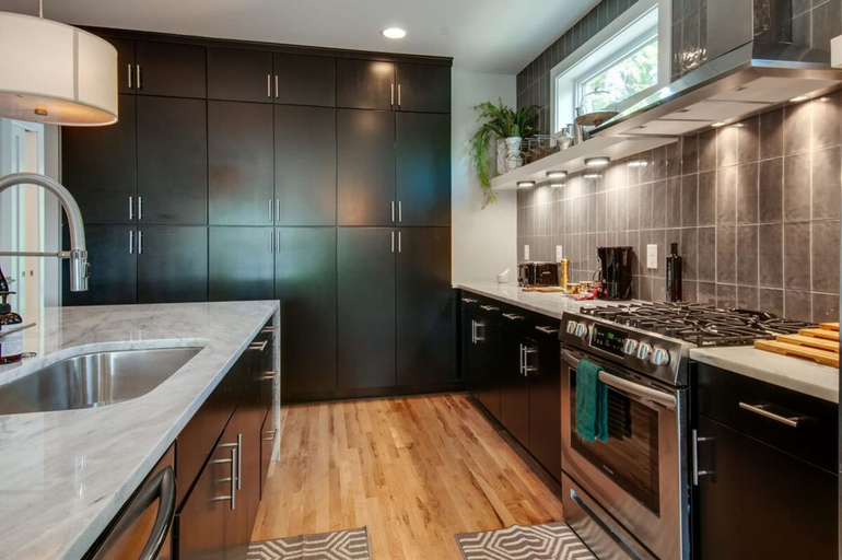 Room 2, Large Group Lux 3mi Downtown - Rooftop City Views, Davidson