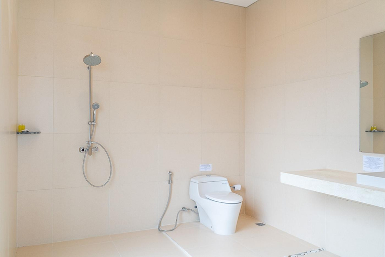 Bathroom 4, Sunrise City View Villa 9BR private heated Pool, Bandung