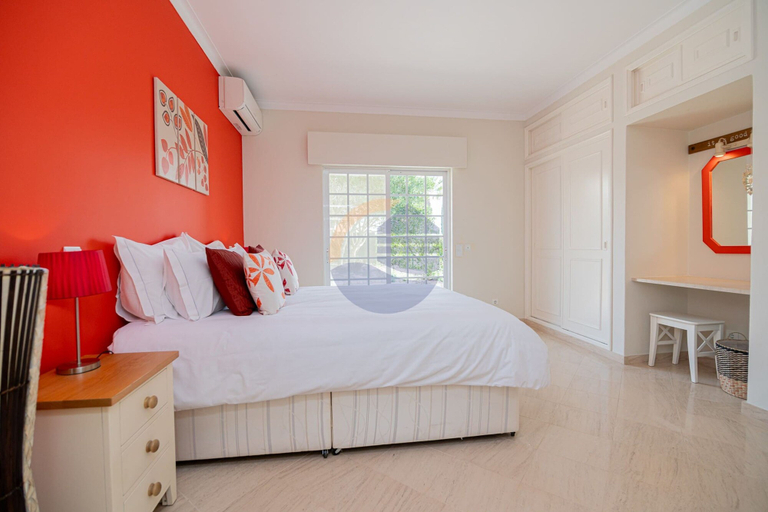 Room 2, 80, Portimão
