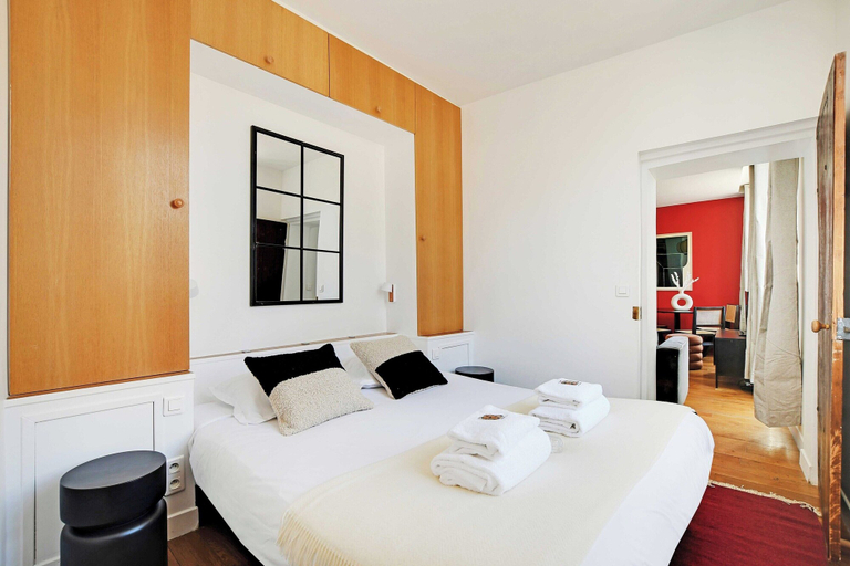 Room 2, Spacious Duplex - 2br/6p - Le Marais, Paris
