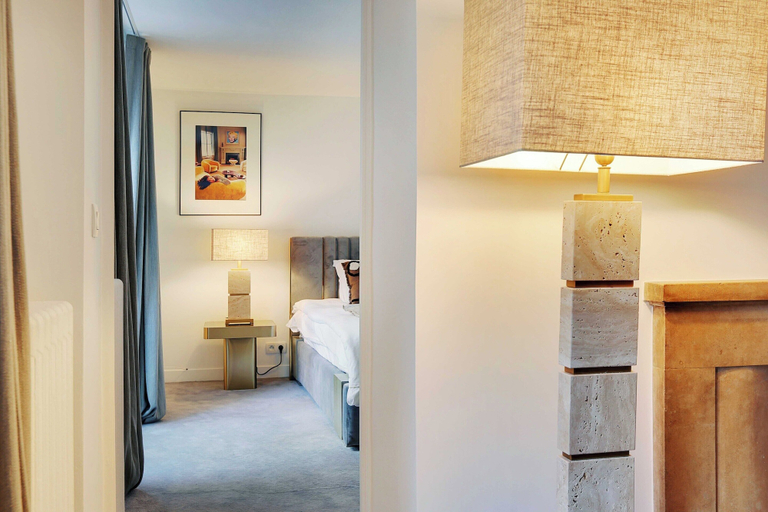 Others 3, Elegant Apartment - 2bd/6p - Avenue Montaigne, Paris