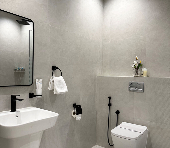Bathroom 3, Kease Narjis A-12 Luxury Gold AX18, Riyadh