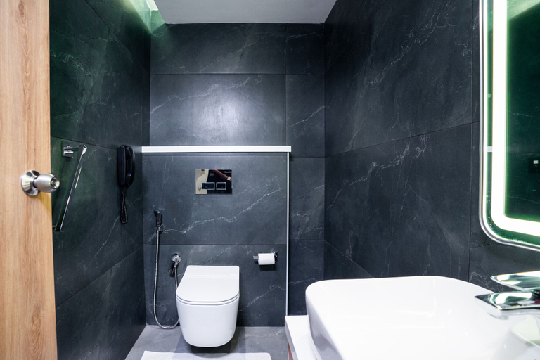 Bathroom 4, Blue Moon, Alappuzha