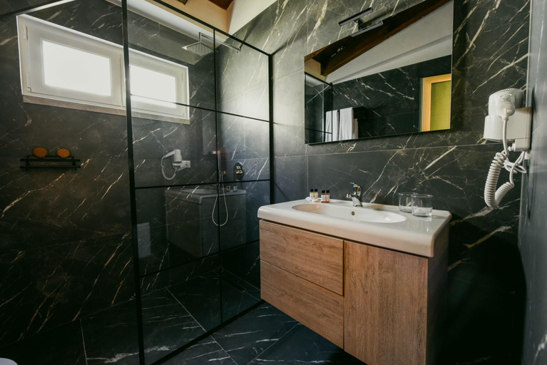 Bathroom 2, Villa Loredan, Shkodrës