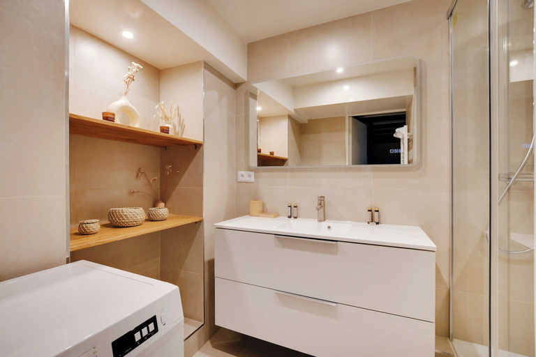 Bathroom 3, Charming Apartment - 1br/5p - Quartier du Mail, Paris