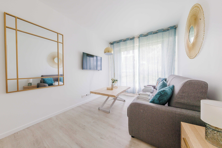 Living area 3, Wonderful Studio - 2P - Neuilly-sur-seine, Hauts-de-Seine