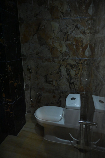 Bathroom, Hotel Prince, Gorakhpur
