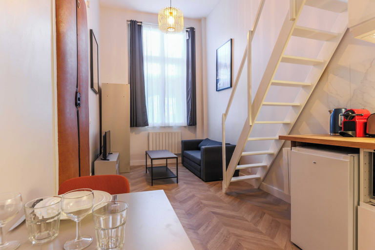 Dining, Comfortable Apartment - 1br/3p - Europe, Paris