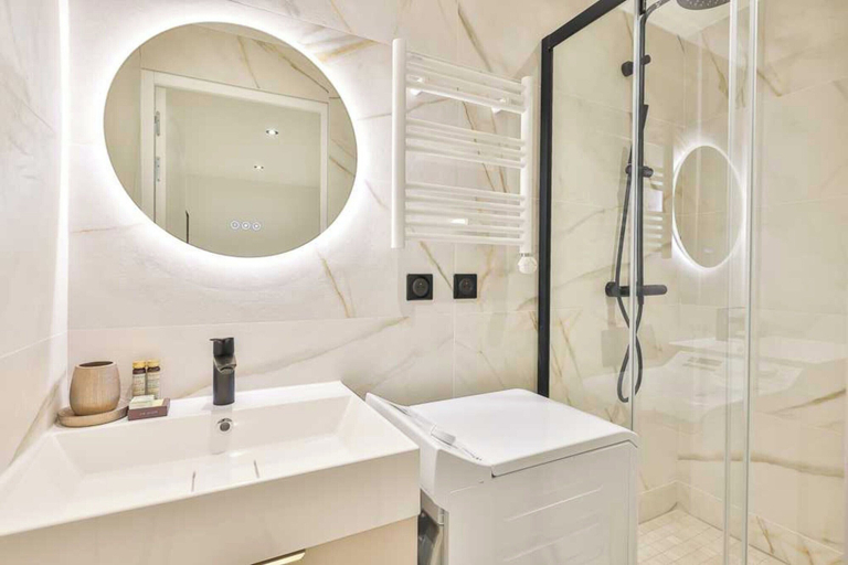 Bathroom 4, Newly renovated appartement Canal de Lourq, Paris