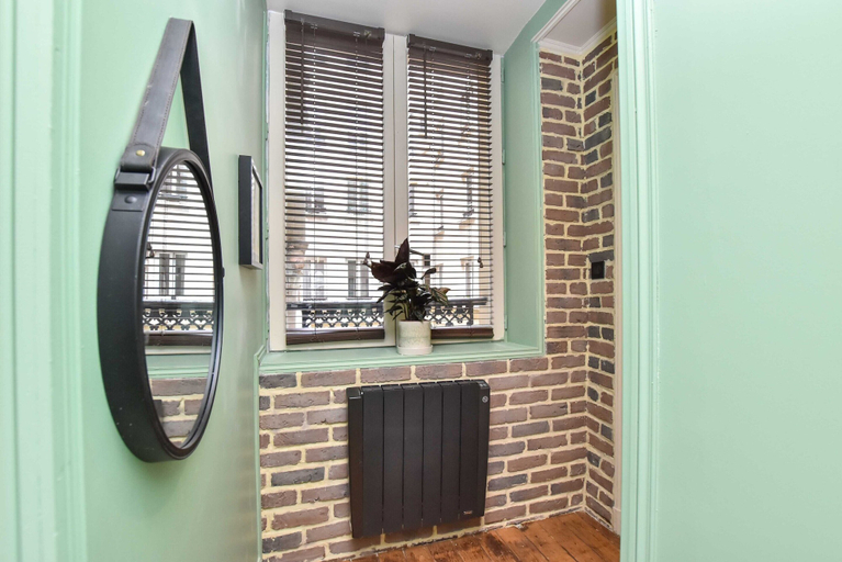 Interior 3, Magnificent apartment- 2BR/6P - Arts et Métiers, Paris