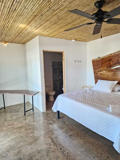 Bedroom 2, Bonding Coffee Roaster Café & Hotel, Aguirre