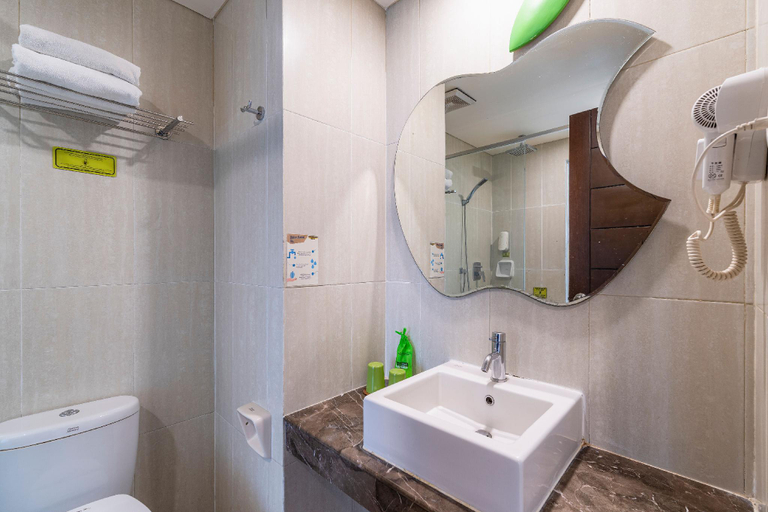 Bathroom 13