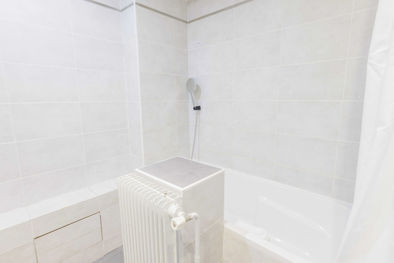 Bathroom 5, Cosy Apartment 4P- Levallois /anatole France, Hauts-de-Seine