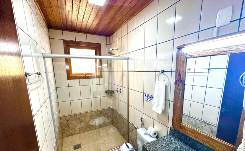 Bathroom 3, Hilltop Chalés Gramado, Gramado