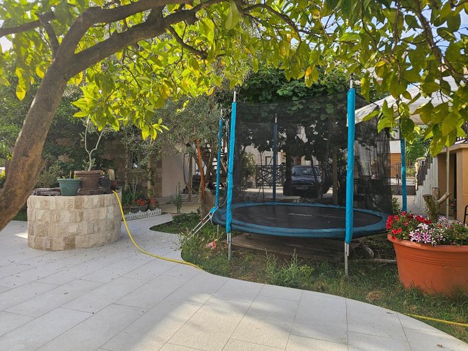 Others 2, Studio apartmani Vukasin