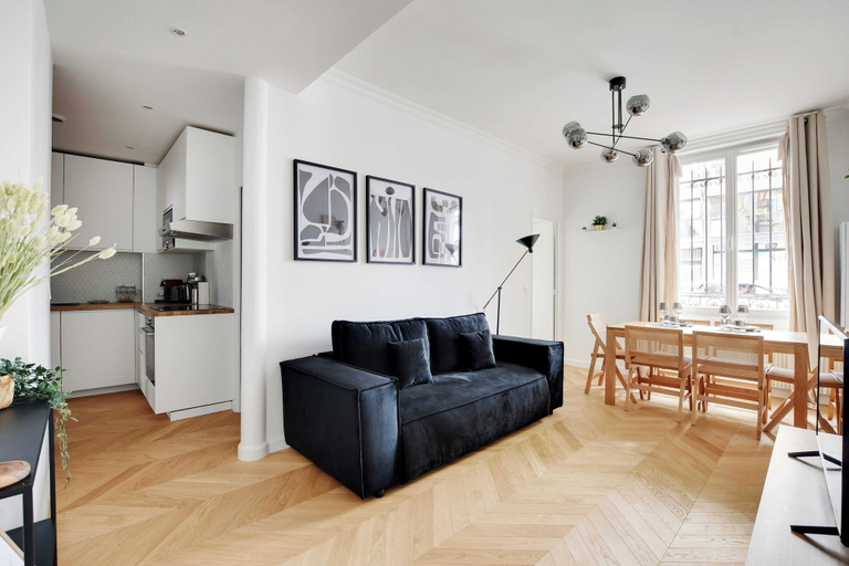 Dining 2, Elegant Apartment -2br/6p - Pere Lachaise, Paris