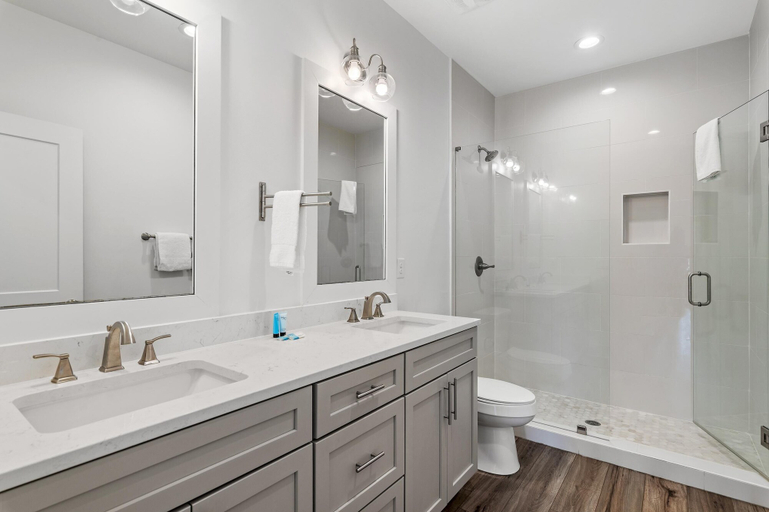 Bathroom 4, Palm Paradise, Walton