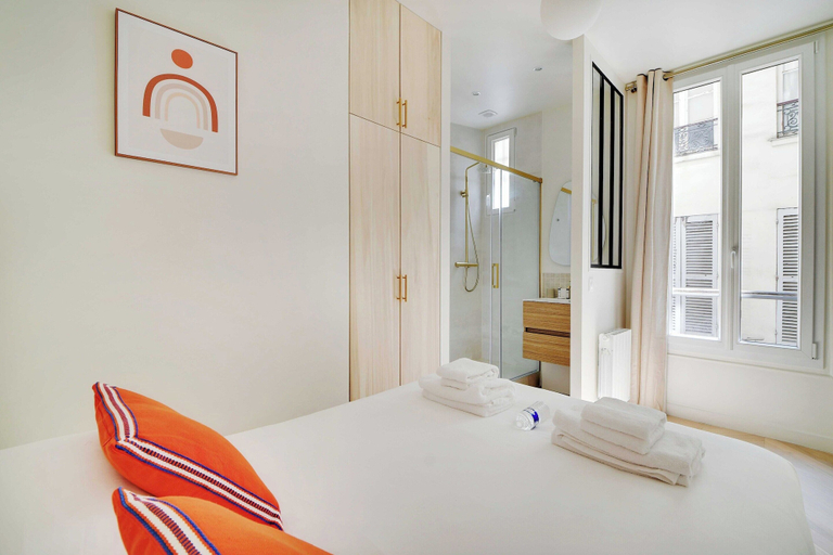 Room 5, Sublime Apartment in the Montorgueil, Paris