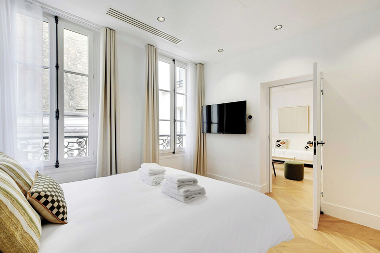 Bedroom 4, Luxury Apartment 1br/4p - Opera, Paris