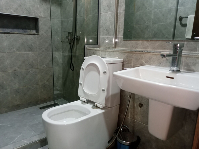 Bathroom 3, Caritas Inn Igbobi, Mainland