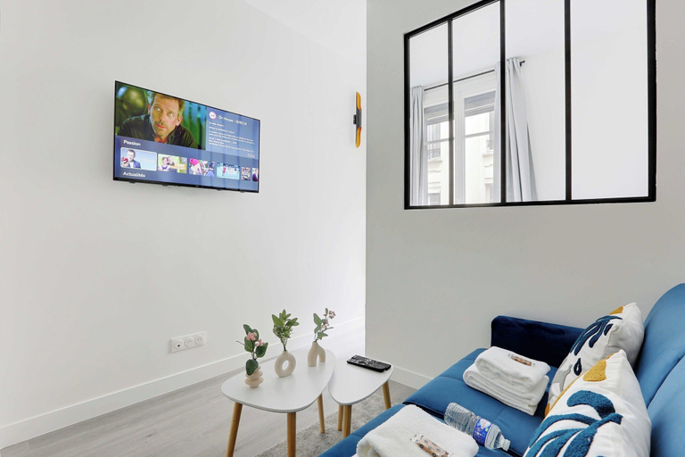 Living area 4, Charming Apartment -1br/4p- Chateau de Vincennes, Val-de-Marne