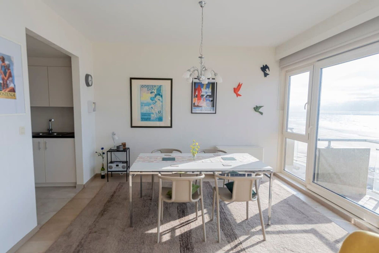 Others 4, Seaview Apartment on the Beach - Free Parking, West-Vlaanderen