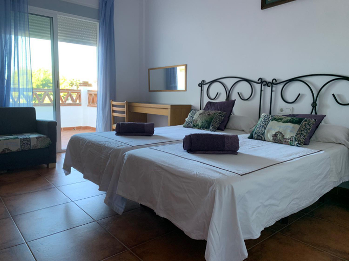 Others 5, Villa Pelae, Málaga