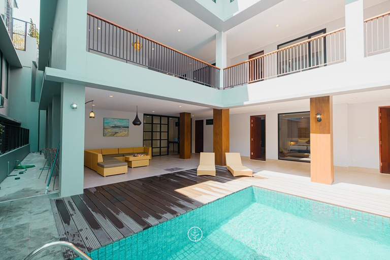 Sport & Beauty 2, Atsuka Hill view 8BR Vila with private heated pool, Bandung