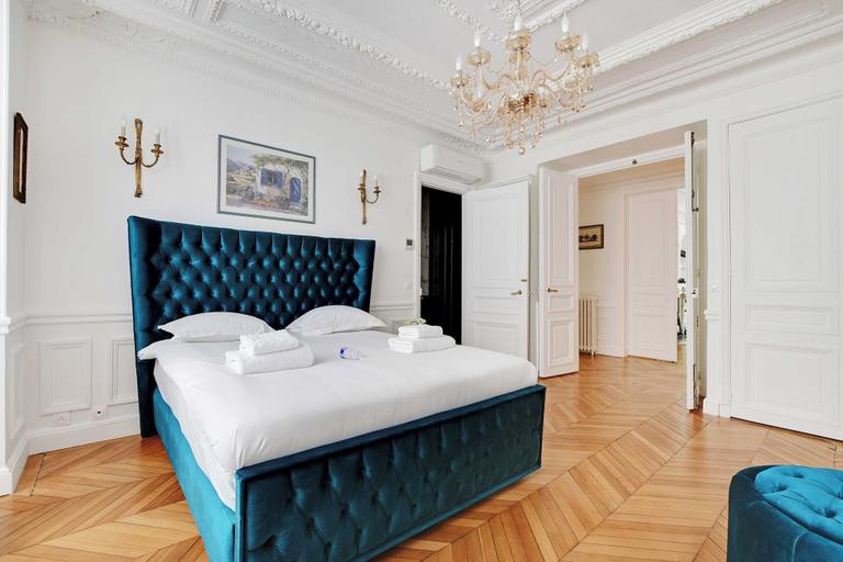 Bedroom 4, Luxurious Flat - 4bd/8p - Arc de Triomphe, Paris