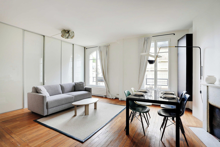 Dining 5, Comfortable Apartment-1br/4p-place du Trocadero, Paris