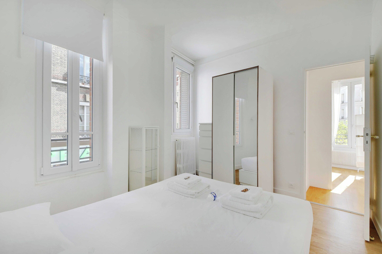 Others 4, Cozy Apartment 2bdr/5p - in the Heart of Suresnes, Hauts-de-Seine