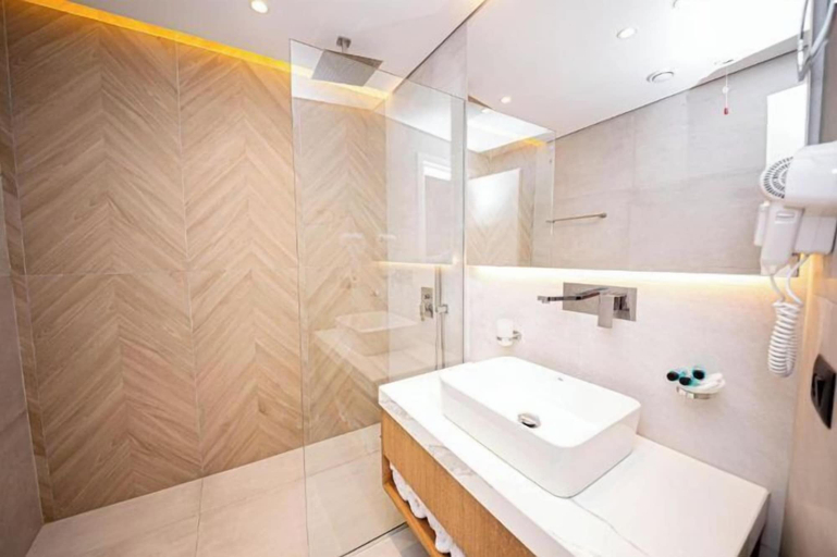 Bathroom 4, Nobbu Hotel Ksamil, Sarandës