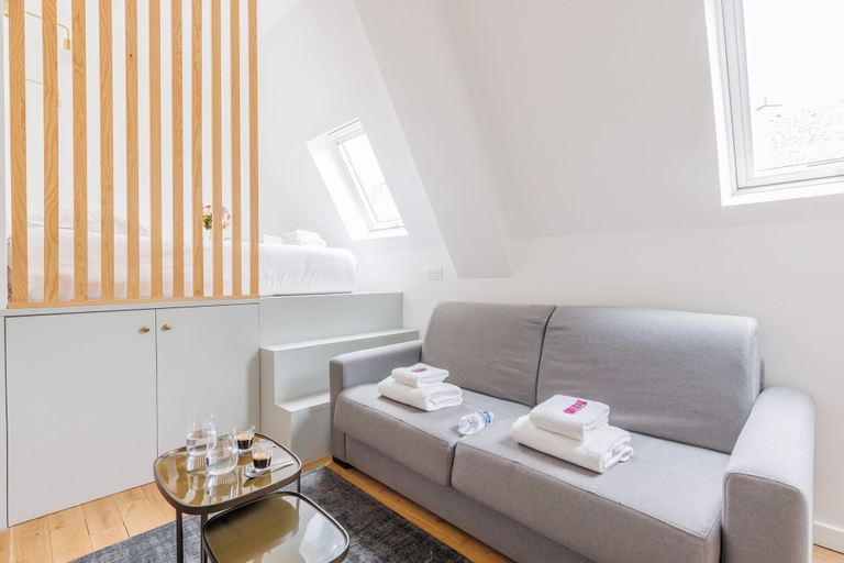 Living area 4, Cosy Apartment - 1br/4p - Faubourg-du-roule, Paris