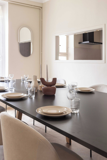 Dining 4, Chic apartment - 5BR/10P - Grenelle/Eiffel Tower, Paris