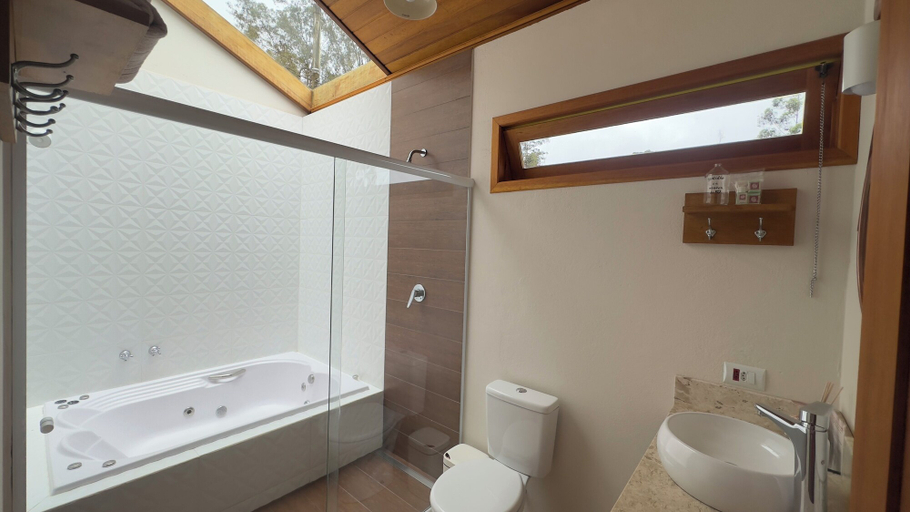 Bathroom 4, Pousada das Flores, Gonçalves