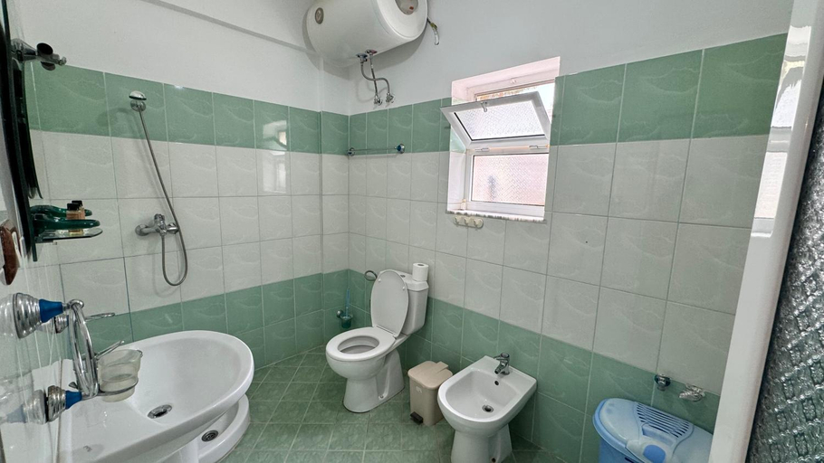 Bathroom 5, Aron Apartments Manastir Beach, Sarandës