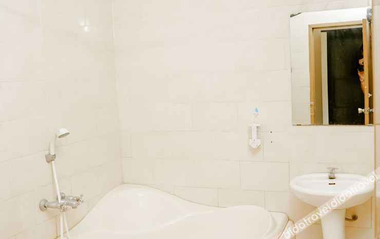 Bathroom 4, Votel Grand Hotel Tulungagung By Azana, Tulungagung