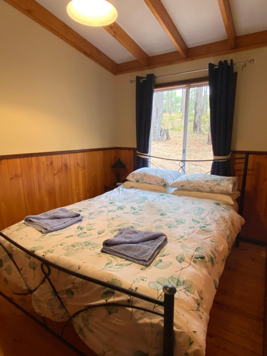 Bedroom 2, Balingup TimberTop Cottages, Donnybrook-Balingup